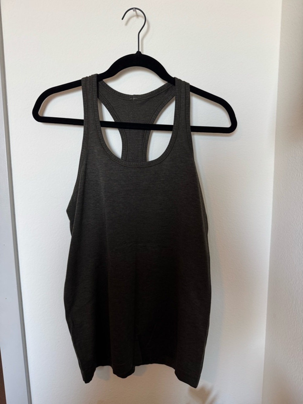 Lululemon Swiftly Tech Racerback Tank *orginal material*  (hip length)